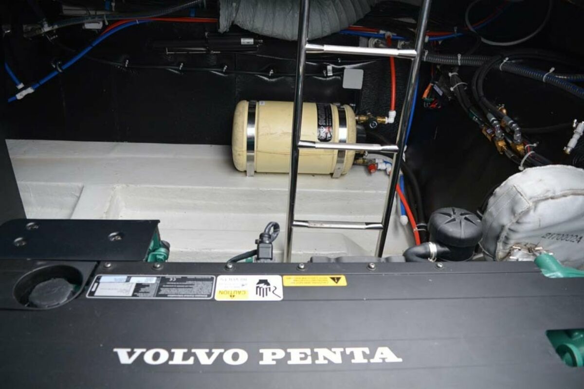 Motoryacht Bavaria Sport 35 Sailing World Yachtmakler Heiligenhafen 45