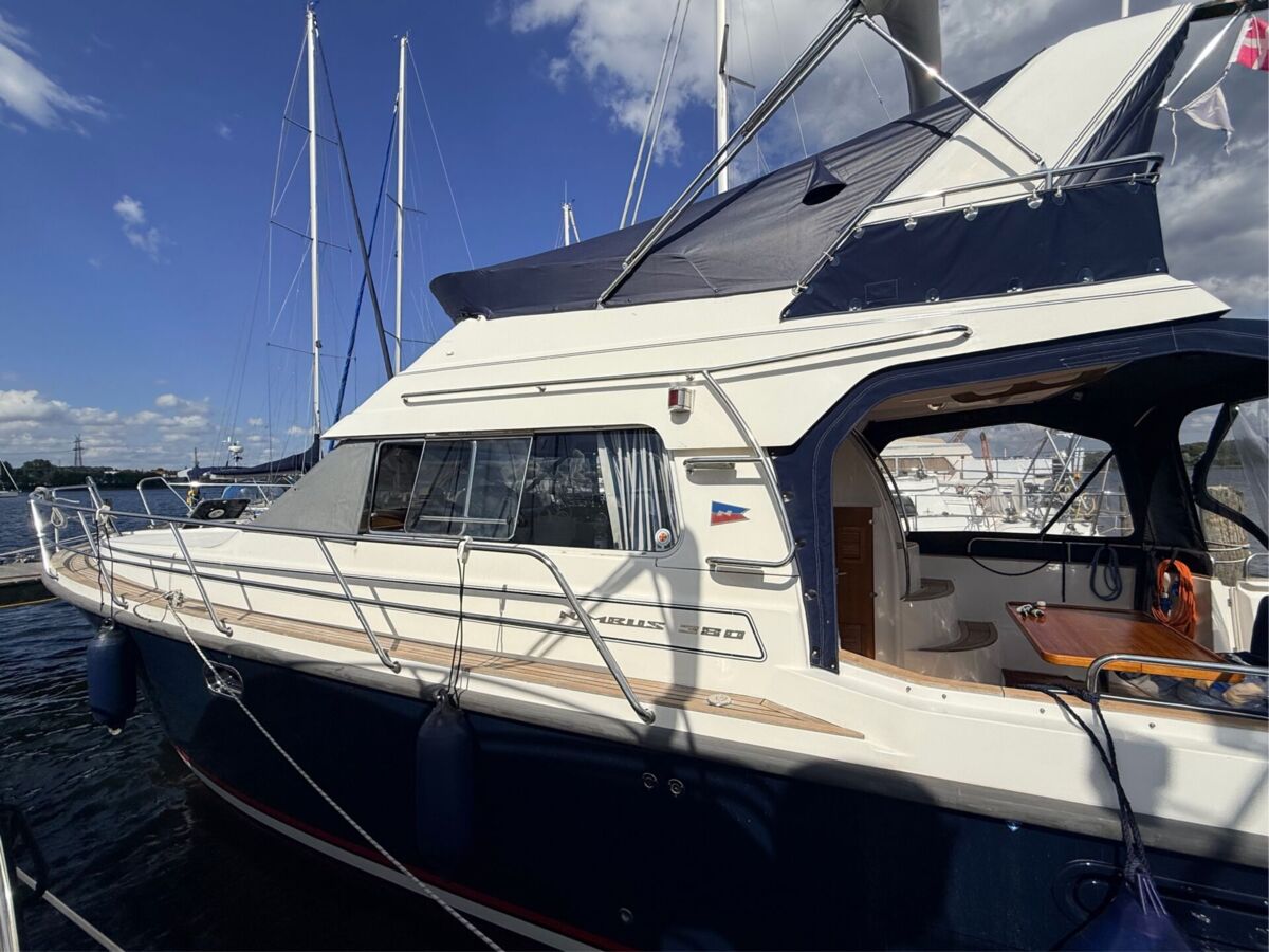 Motoryacht Nimbus 380 Carisma Fly Sailing World Yachtbrokes Heiligenhafen 2