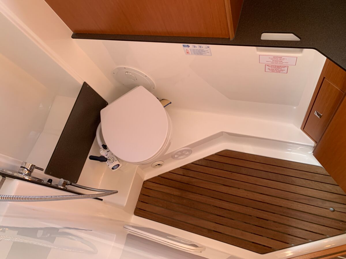 Sailing Yacht Bavaria Cruiser 34 Sailing World Yachtbrokers Heiligenhafen 52