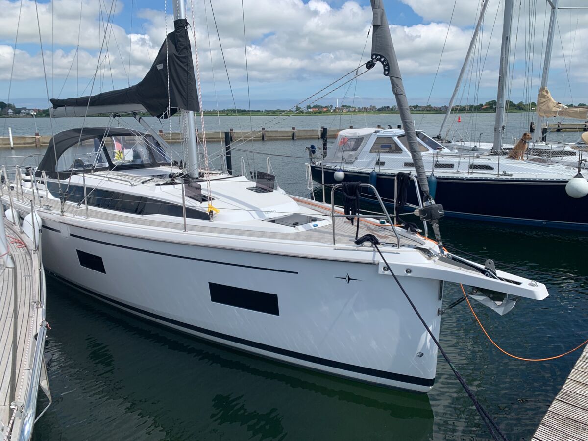 Sailing Yacht Bavaria Cruiser 38 Sailing World Yachtbrokers Heiligenhafen 37