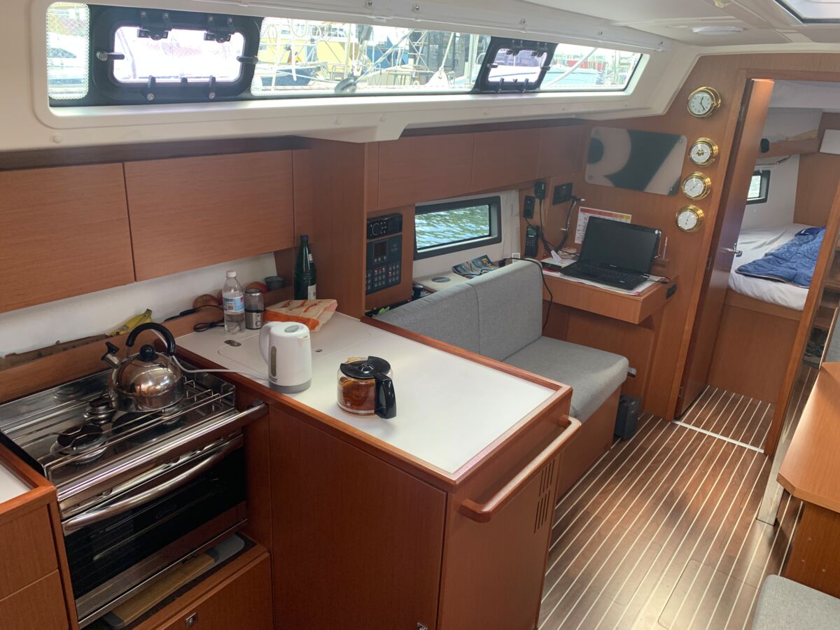 Sailing Yacht Bavaria Cruiser 38 Sailing World Yachtbrokers Heiligenhafen 6