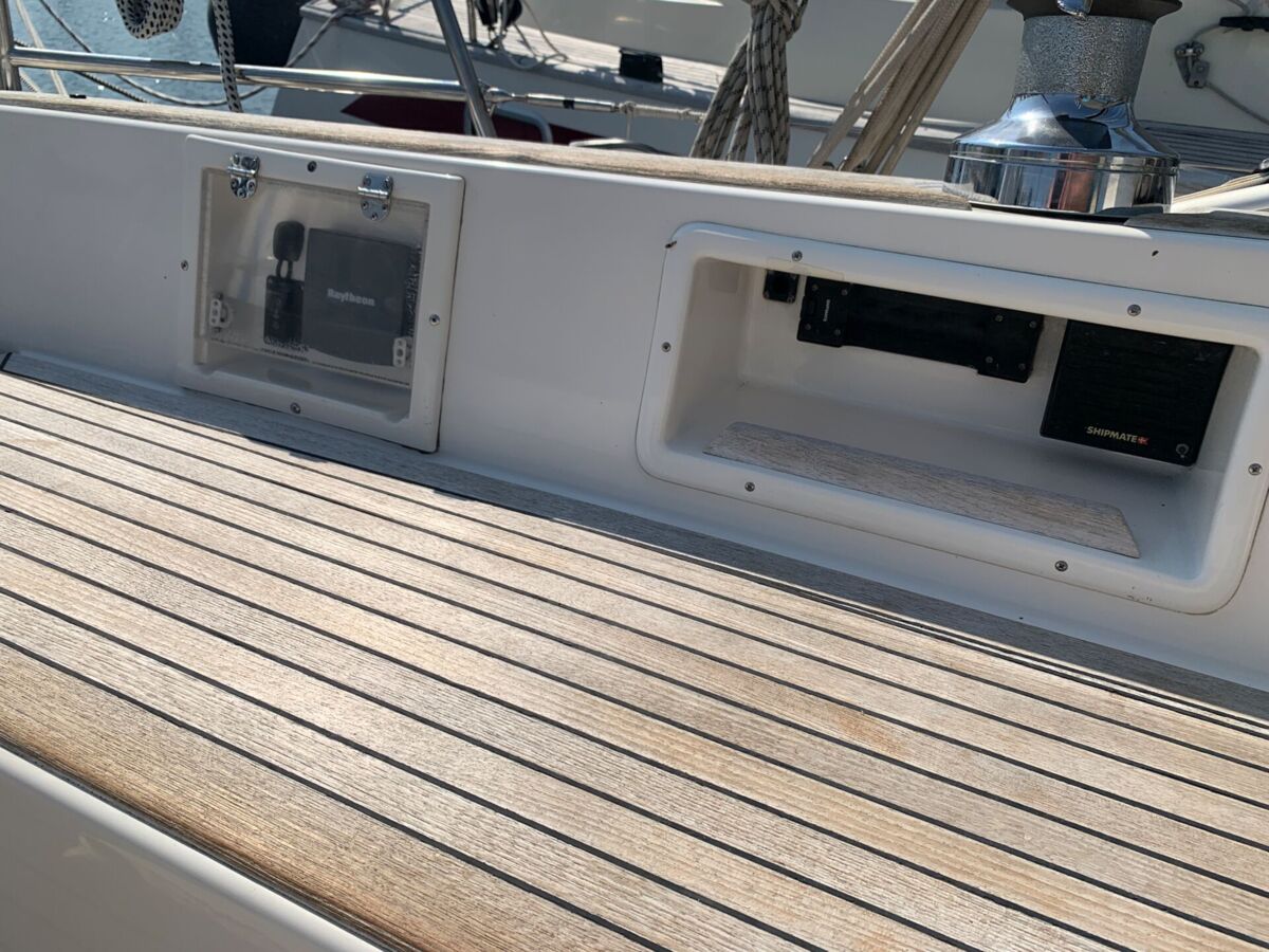 Sailing Yacht Hallberg-Rassy 34 Sailing World Yachtmakler Heiligenhafen 48