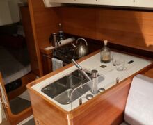Sailing Yacht Salon 34 Sailing World Yachtbrokers 10