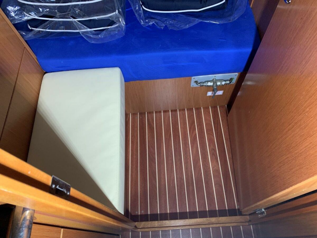 Segelyacht Bavaria Cruiser 36 Sailing World Yacht Brokers Heiligenhafen 39