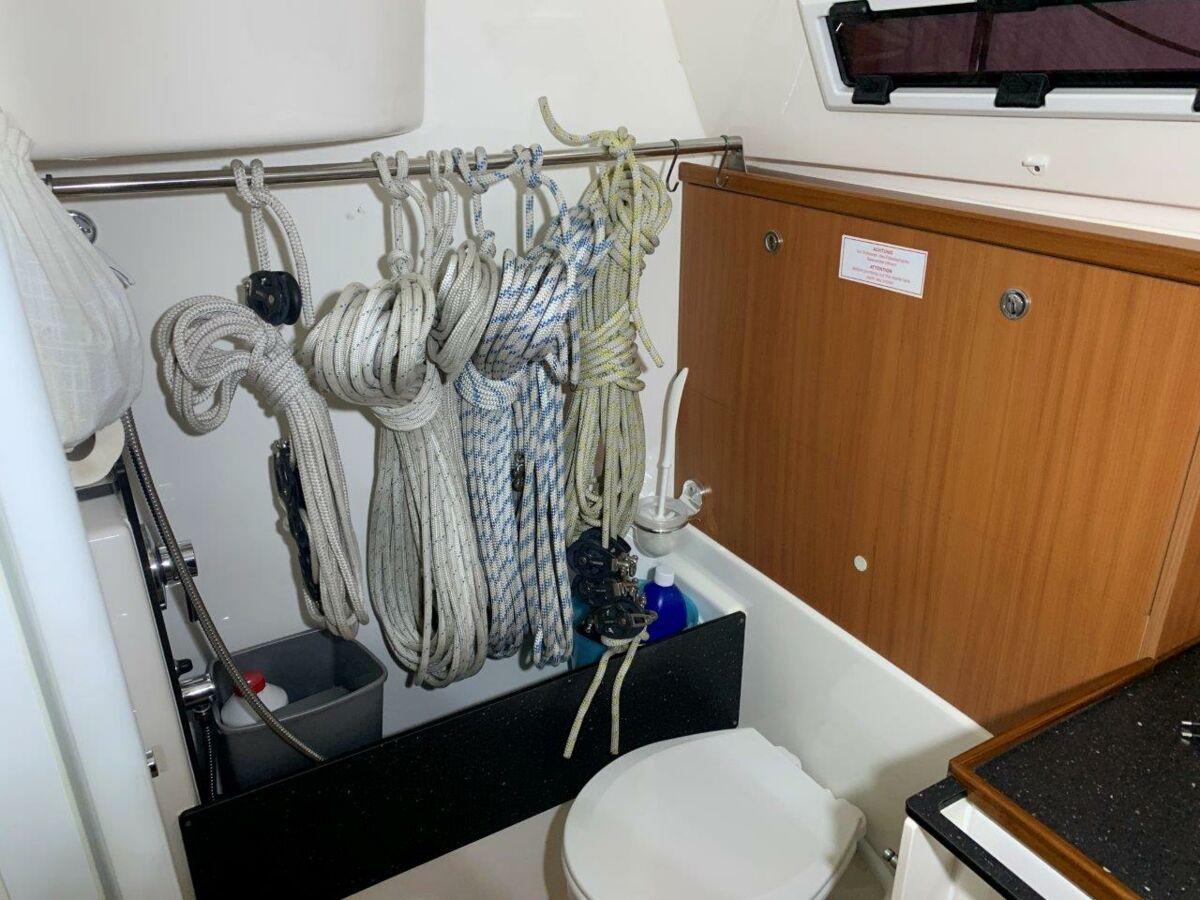 Segelyacht Bavaria Cruiser 36 Sailing World Yacht Brokers Heiligenhafen 47