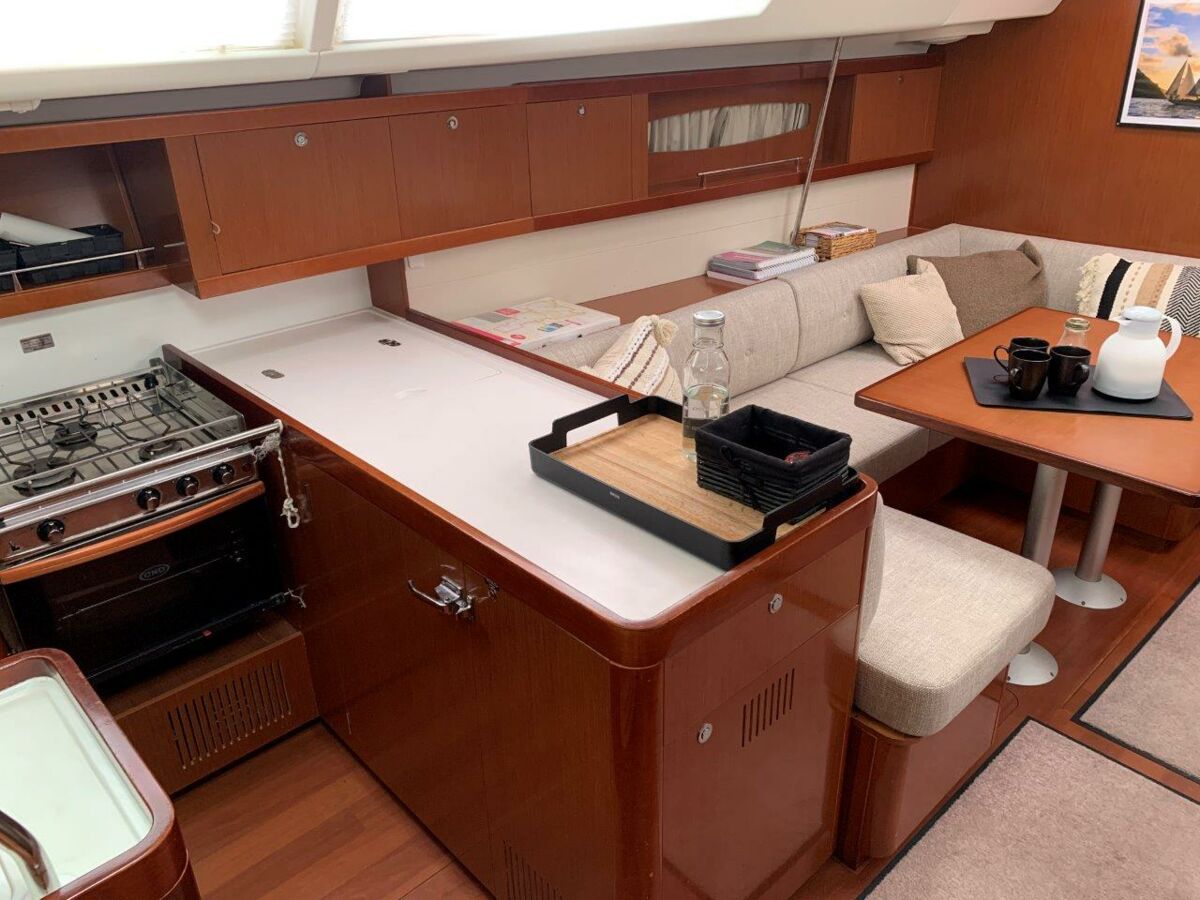 Segelyacht Beneteau Oceanis 46 Sailing World Yachtmakler 42