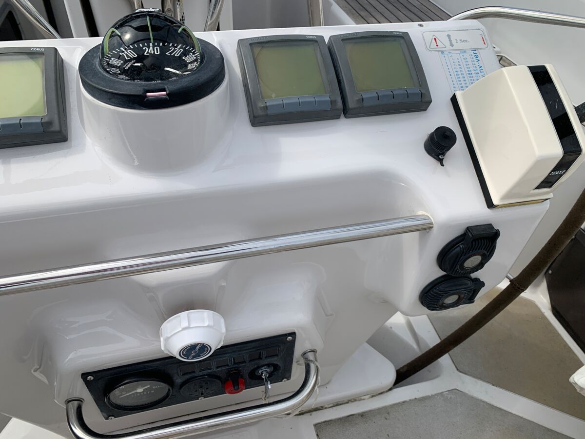 Segelyacht Dehler 41 Decksalon Sailing World Yachtmakler 22