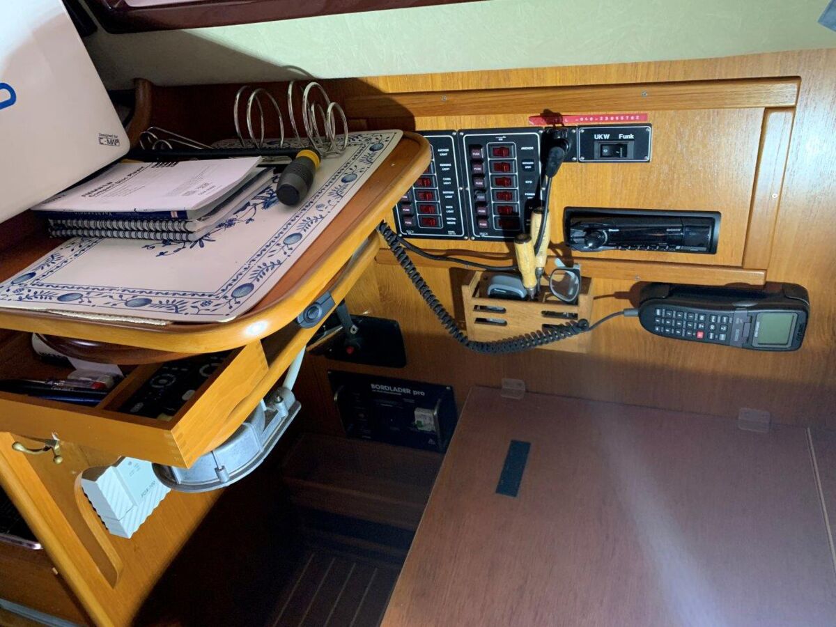 Segelyacht Hai 760 Decksalon Sailing World Yachtmakler 9