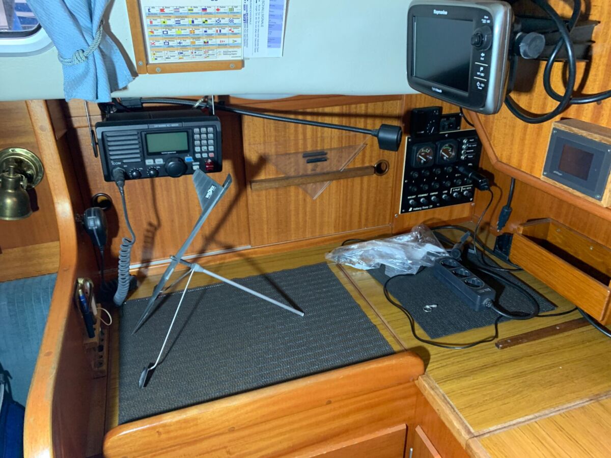 Segelyacht Hallberg-Rassy 29 Sailing World Yachtbrokers 36