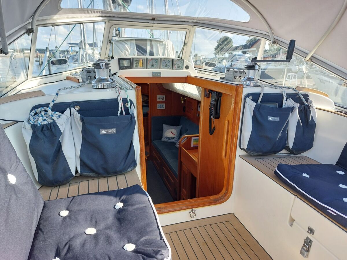 Segelyacht Hallberg-Rassy 34 Sailing World Yachtbrokers 42