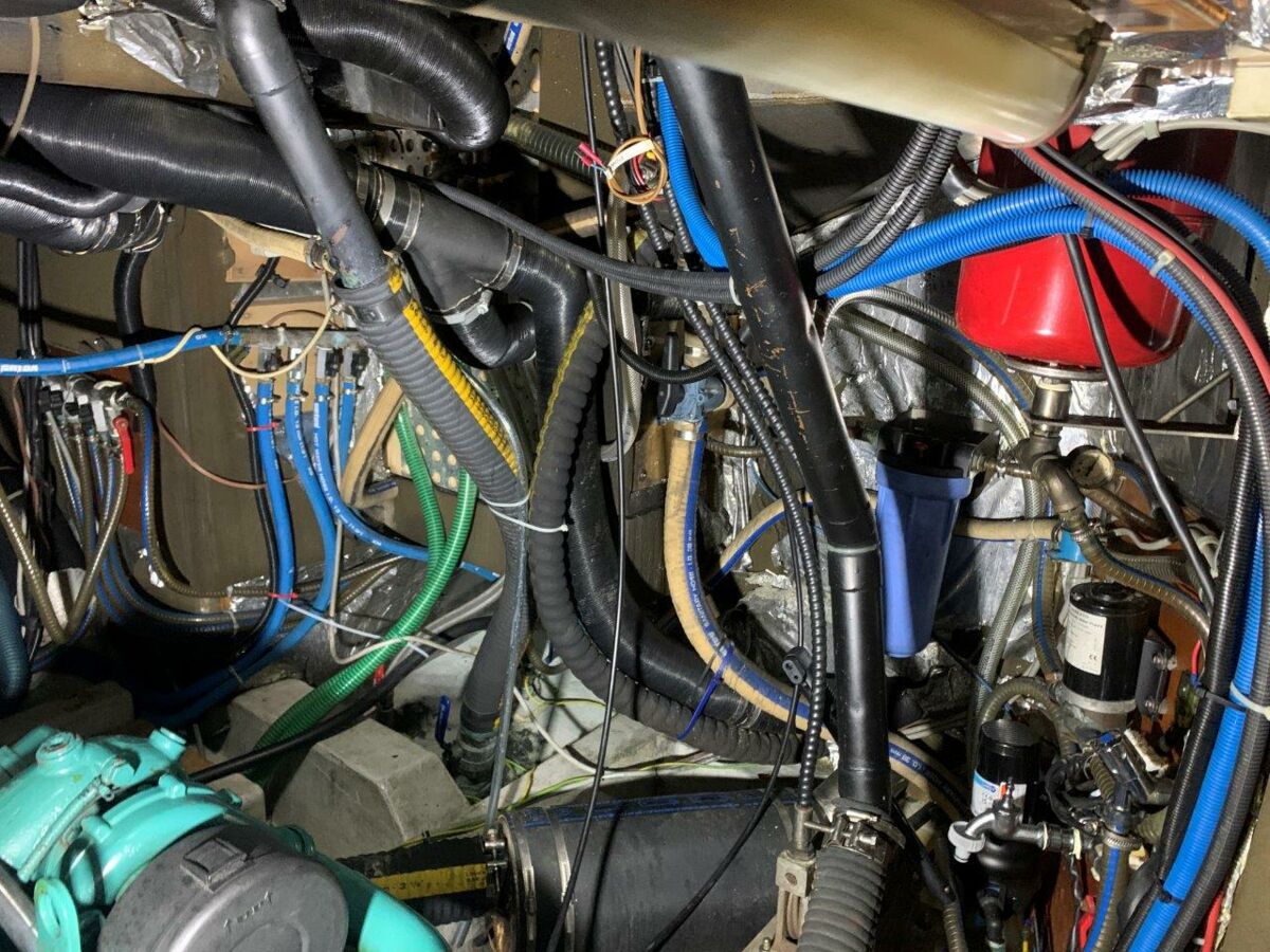 Segelyacht Hallberg-Rassy 45 Sailing World Yachtmakler   (54)