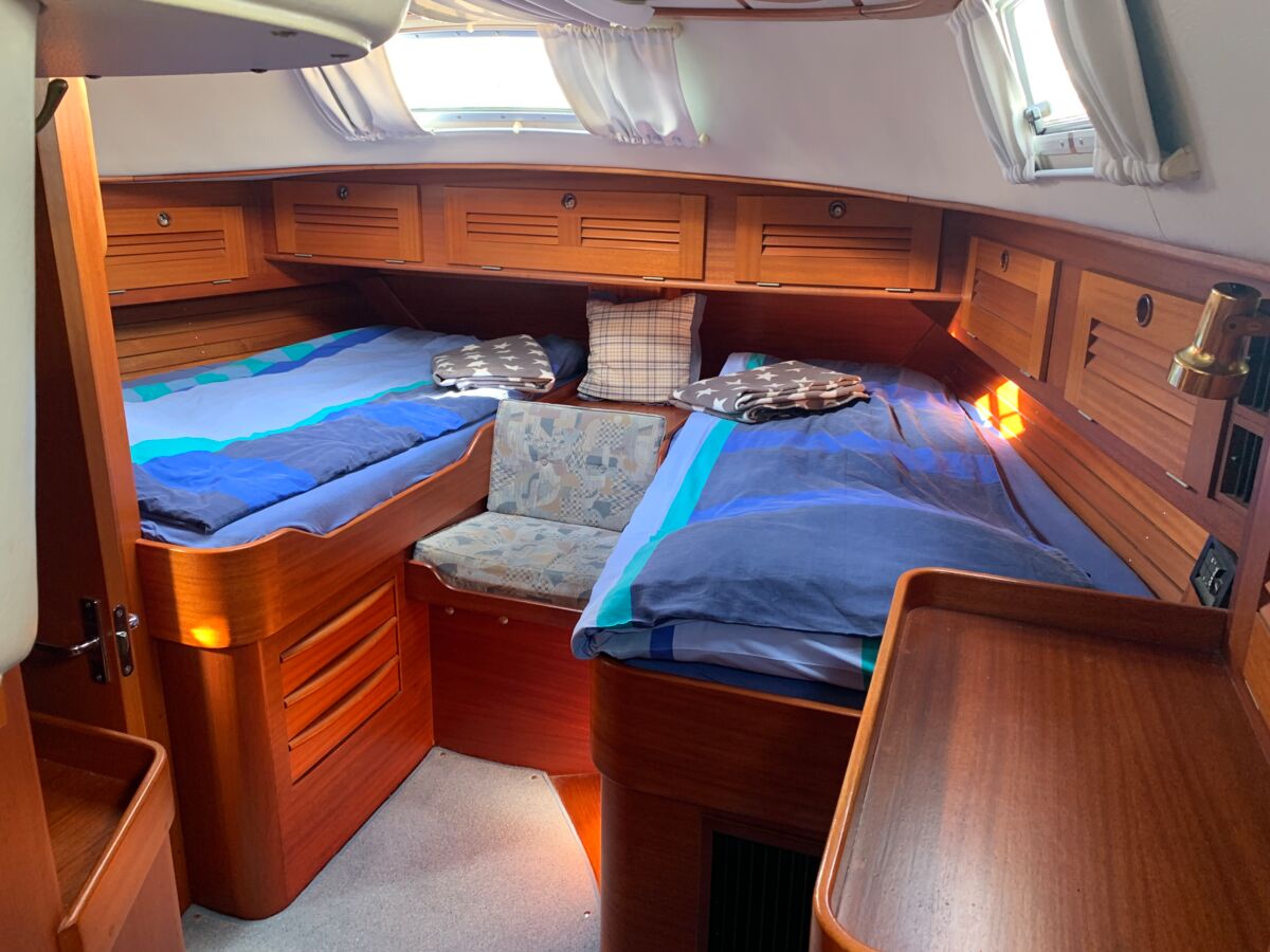 Segelyacht Hallberg-Rassy 45 Sailing World Yachtmakler Heiligenhafen 63