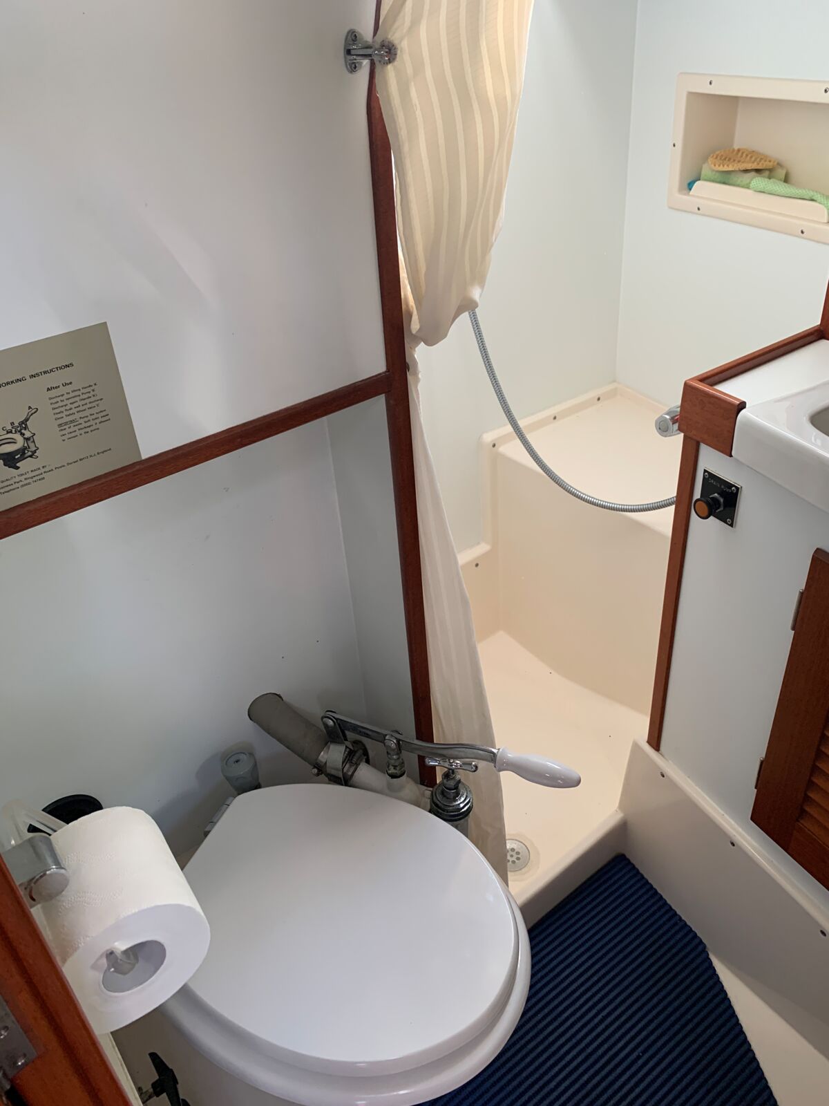 Segelyacht Hallberg-Rassy 45 Sailing World Yachtmakler Heiligenhafen 73