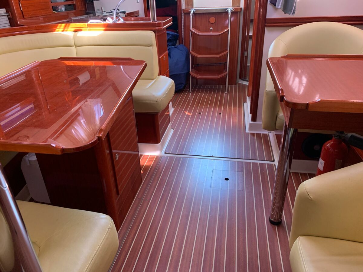Hanse 411