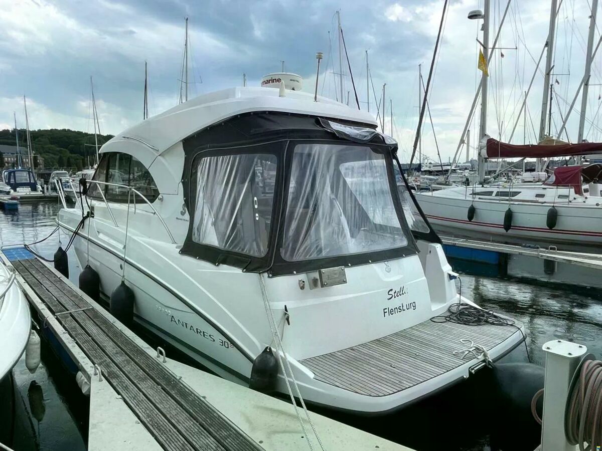 Benteau Antares 30 -4
