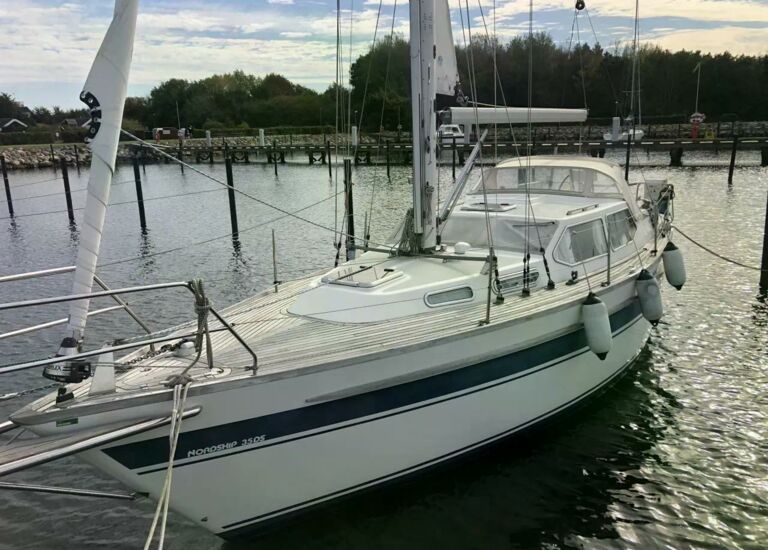 Decksalon Segelyacht Nordship 35 DS Sailing World Yachtmakler 1