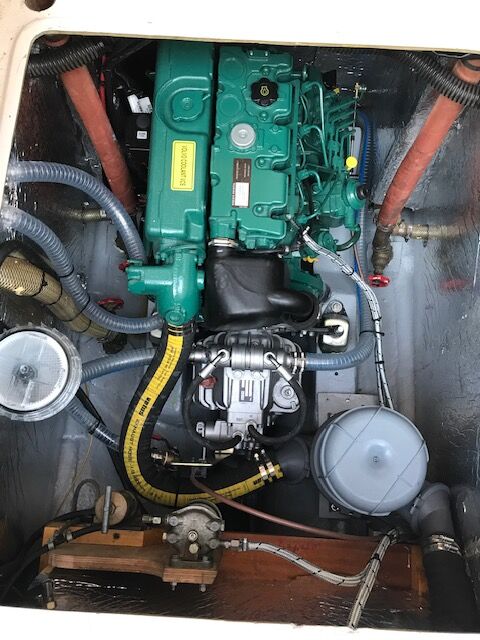 Motorsegler Hallberg-Rassy 94 Sailing World Yachtmakler 97