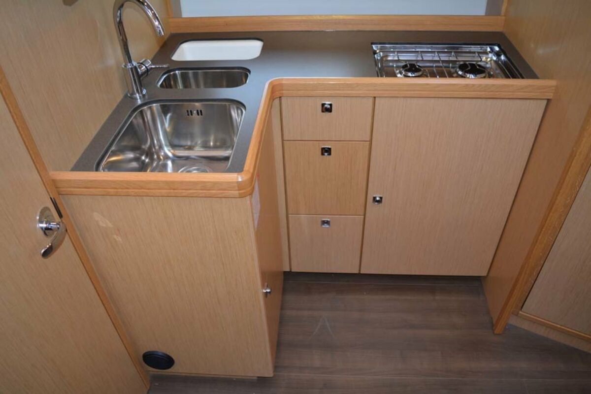 Motoryacht Bavaria Sport 35 Sailing World Yachtmakler Heiligenhafen 16