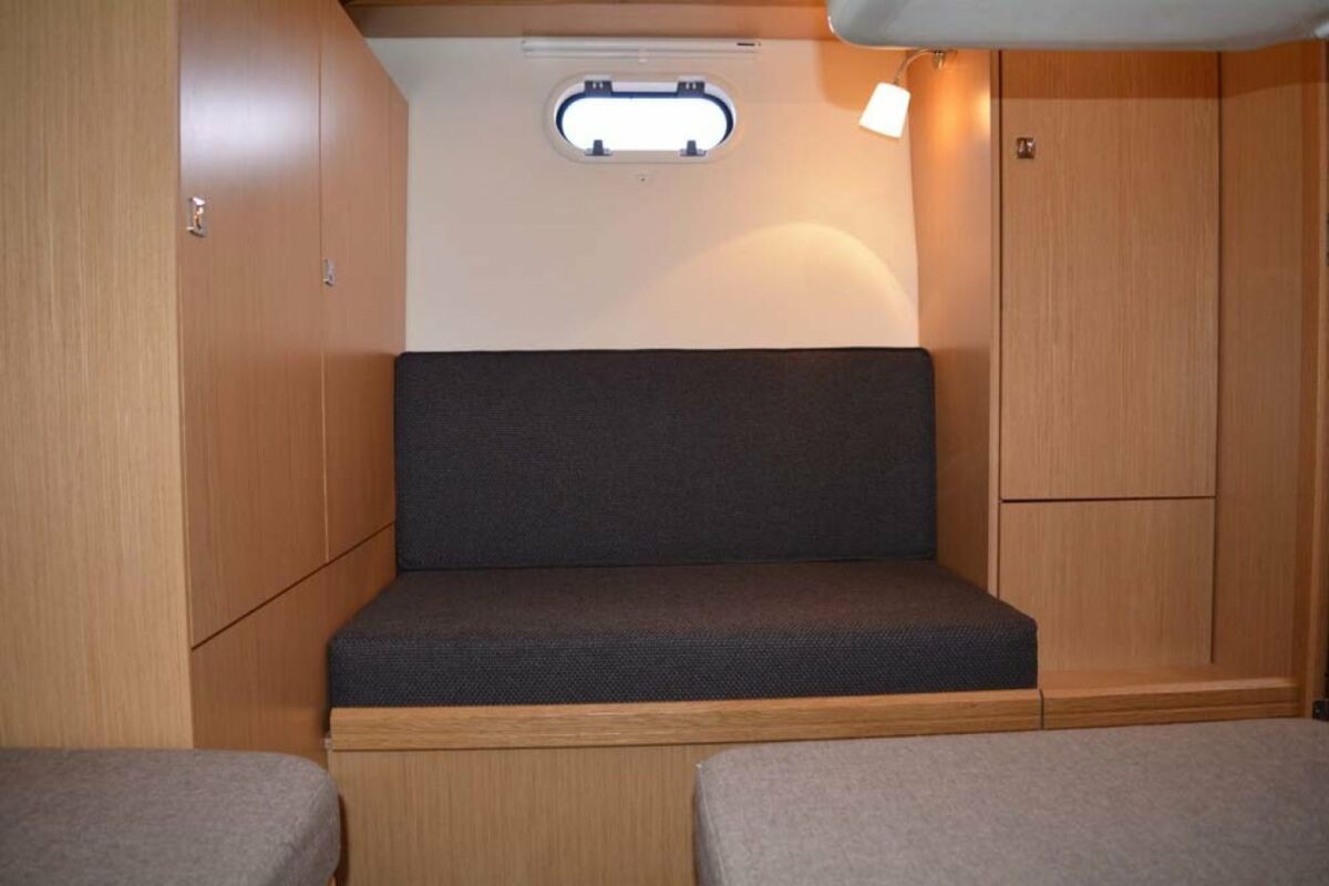 Motoryacht Bavaria Sport 35 Sailing World Yachtmakler Heiligenhafen 40