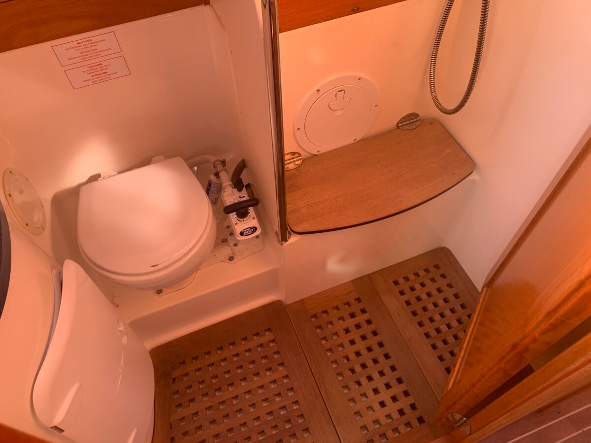 Sailing Yacht Bavaria 40 Cruiser Sailing World Yachtmakler Heiligenhafen 22