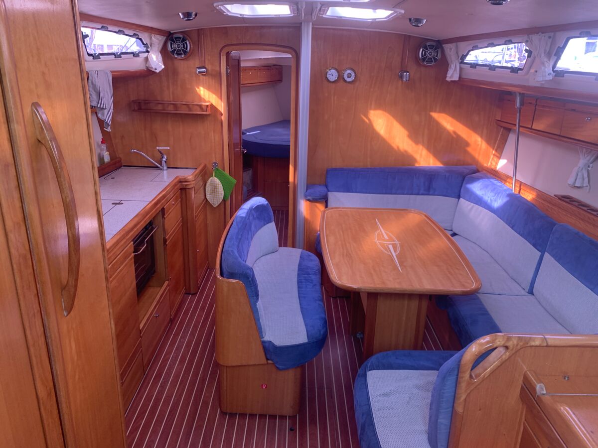 Sailing Yacht Bavaria 40 Cruiser Sailing World Yachtmakler Heiligenhafen 4