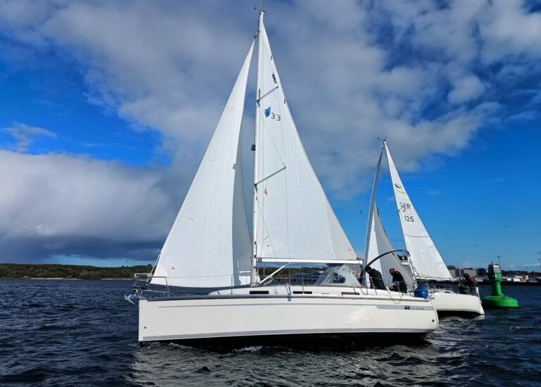 Sailing Yacht Bavaria Cruiser 32 Sailing World Yachtbrokers 1
