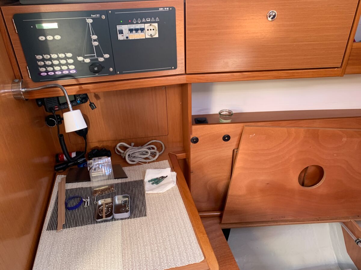 Sailing Yacht Bavaria Cruiser 32 Sailing World Yachtbrokers 16