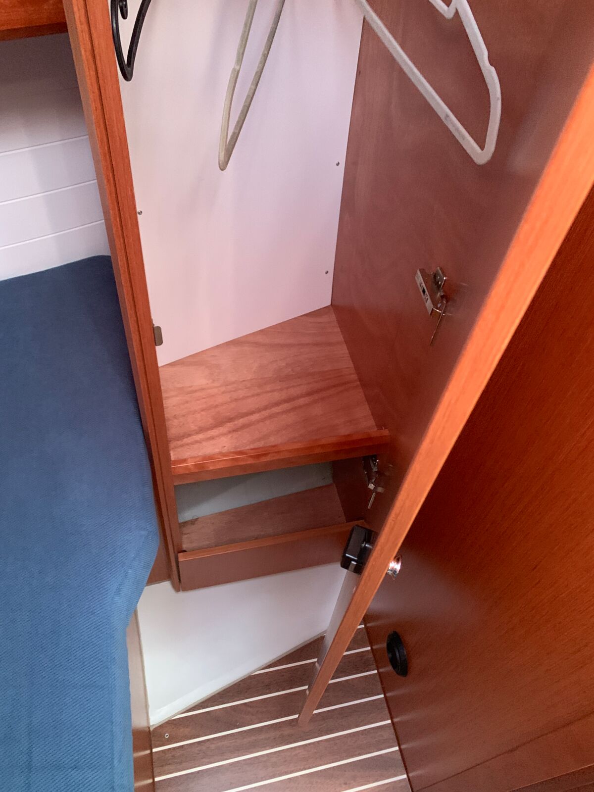 Sailing Yacht Bavaria Cruiser 34 Sailing World Yachtbrokers Heiligenhafen 44