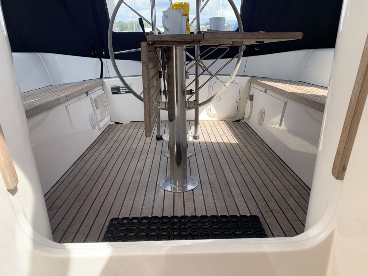 Sailing Yacht Feeling 39 DI Sailing World Yachtbrokers 21