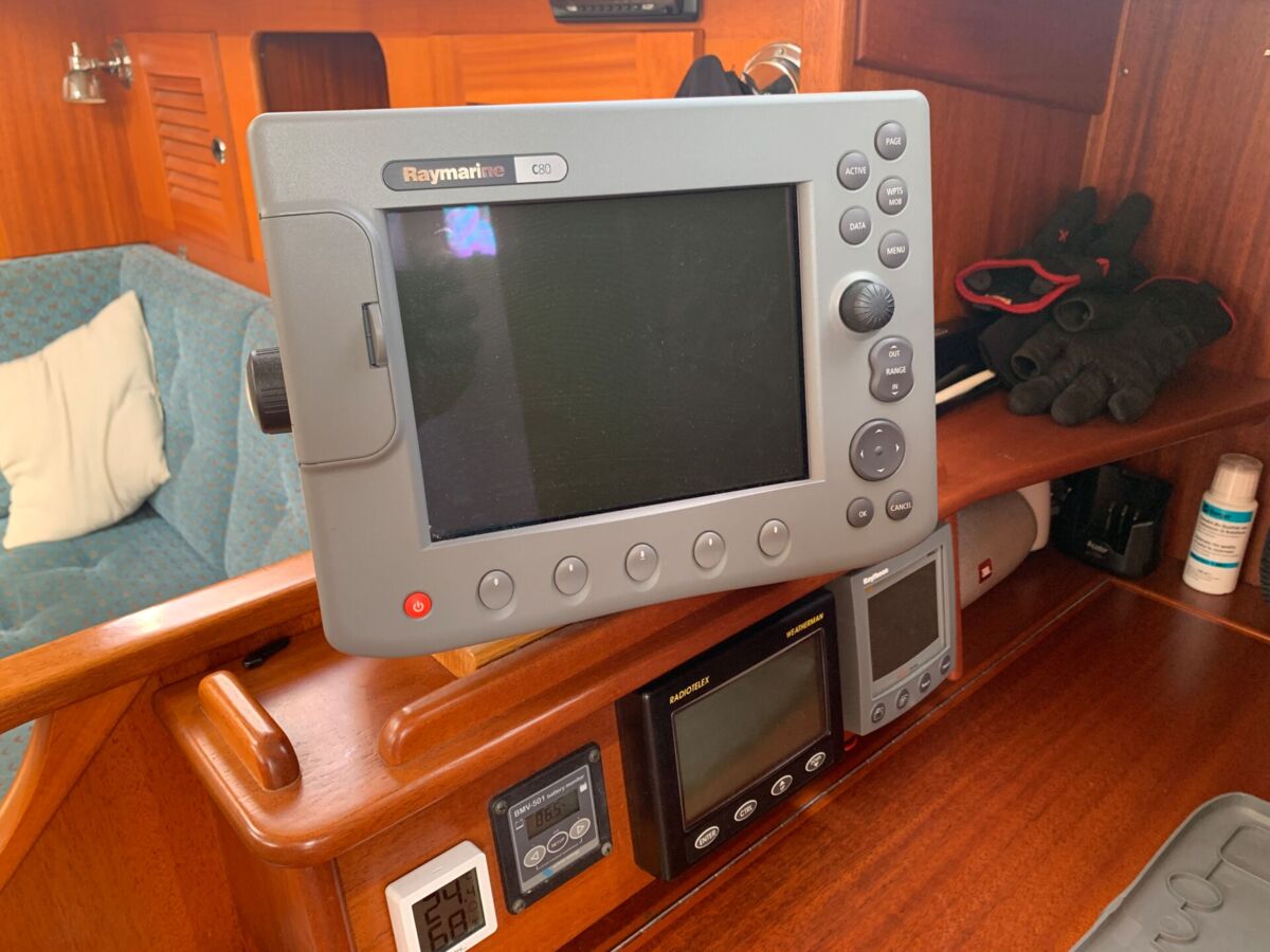 Sailing Yacht Hallberg-Rassy 34 Sailing World Yachtmakler Heiligenhafen 14
