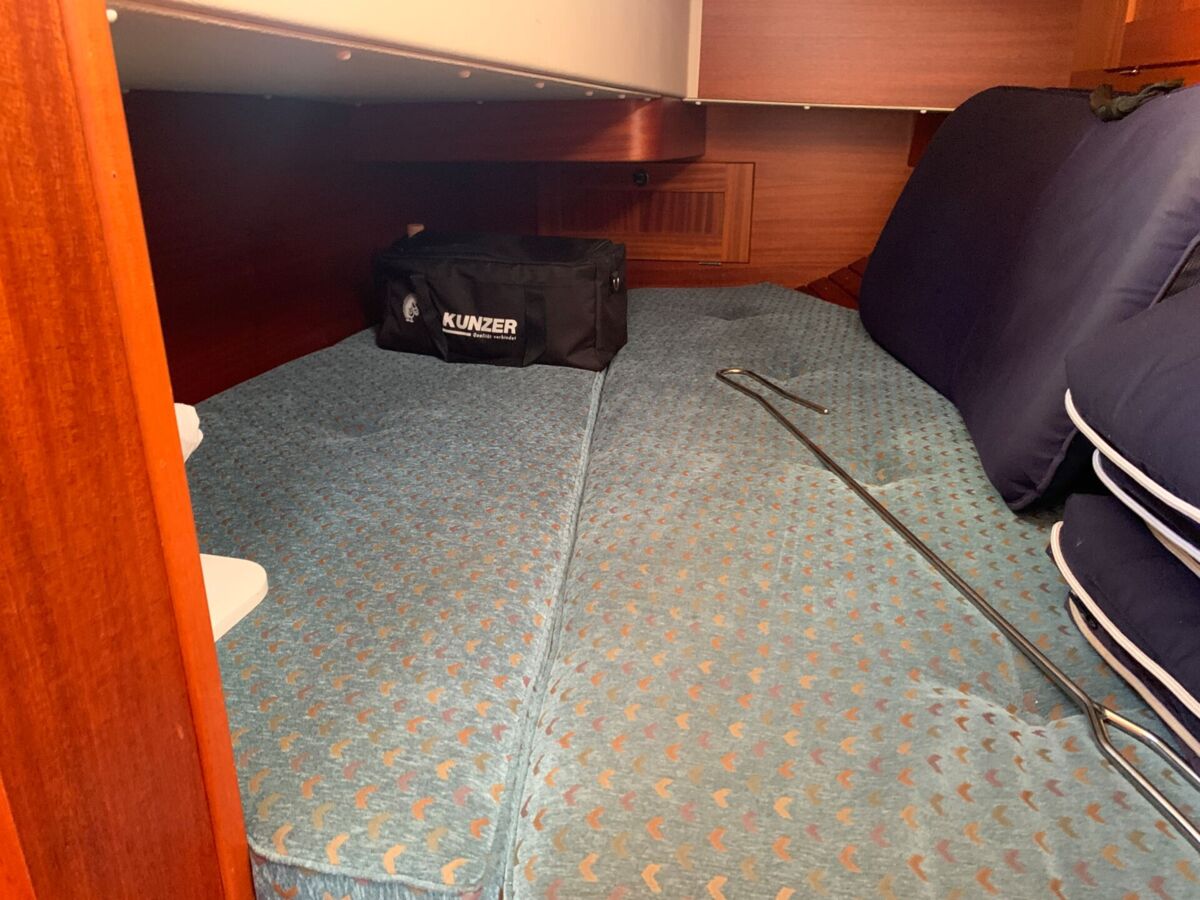 Sailing Yacht Hallberg-Rassy 34 Sailing World Yachtmakler Heiligenhafen 29