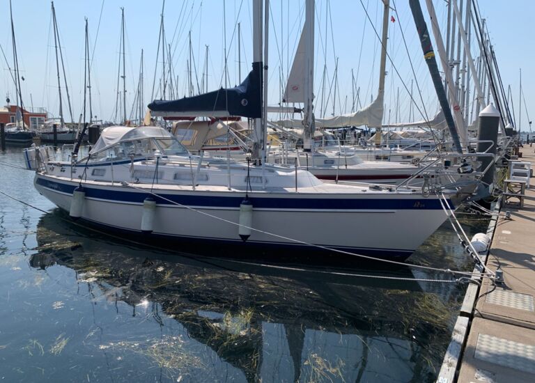 Sailing Yacht Hallberg-Rassy 34 Sailing World Yachtmakler Heiligenhafen 4