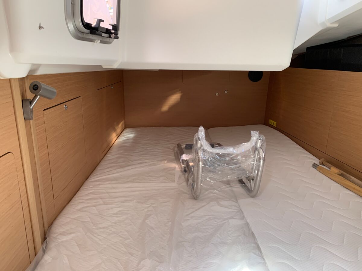 Sailing Yacht Jeanneau Sun Odyssey 410 Sailing World Yachtbrokers 36