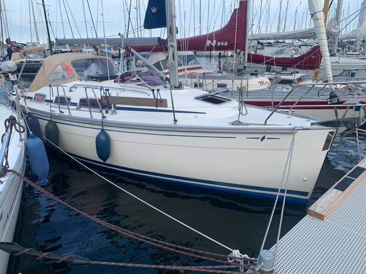 Segelyacht Bavaria 31 Cruiser Sailing World Yachtbrokers Heiligenhafen 2