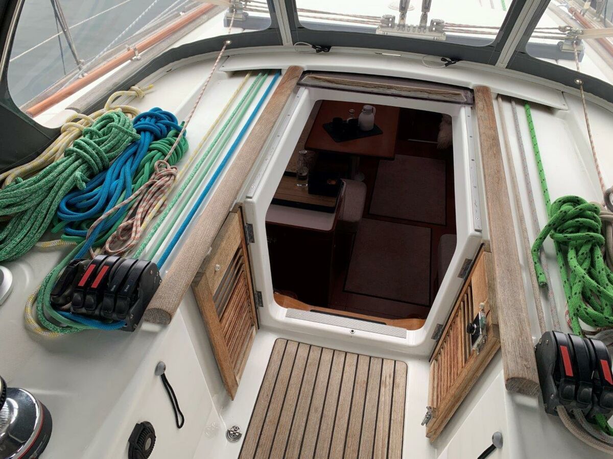 Segelyacht Beneteau Oceanis 46 Sailing World Yachtmakler 40