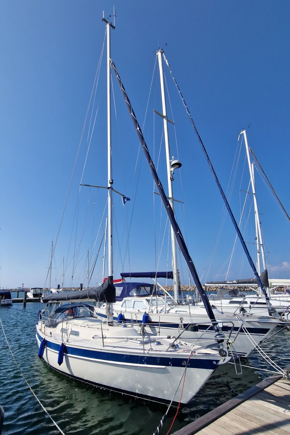 Segelyacht Hallberg-Rassy 29 Sailing World Yachtbrokers 3