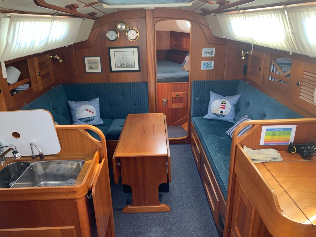Segelyacht Hallberg-Rassy 34 Sailing World Yachtbrokers 10