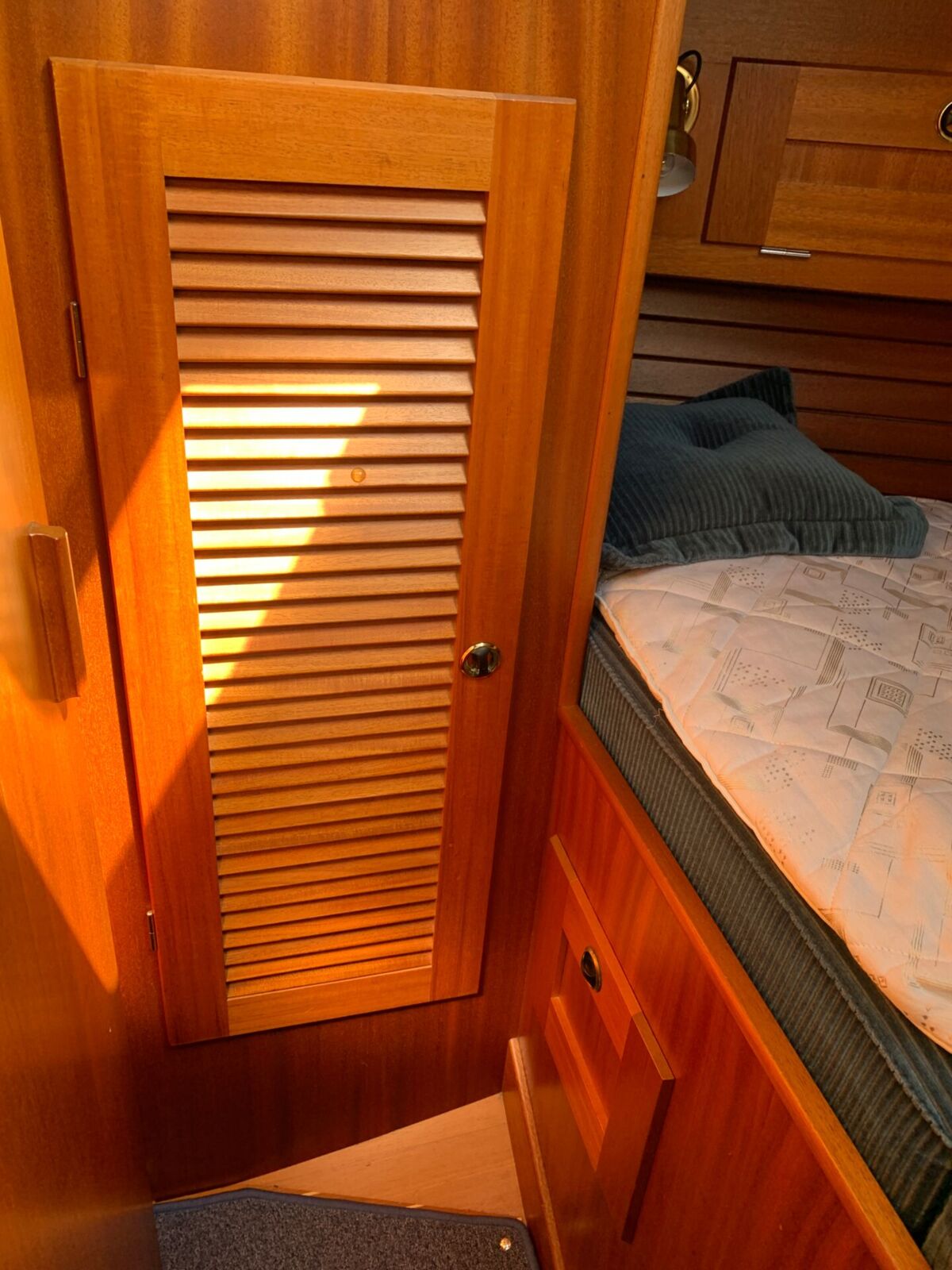 Segelyacht Hallberg-Rassy 34 Sailing World Yachtbrokers 32
