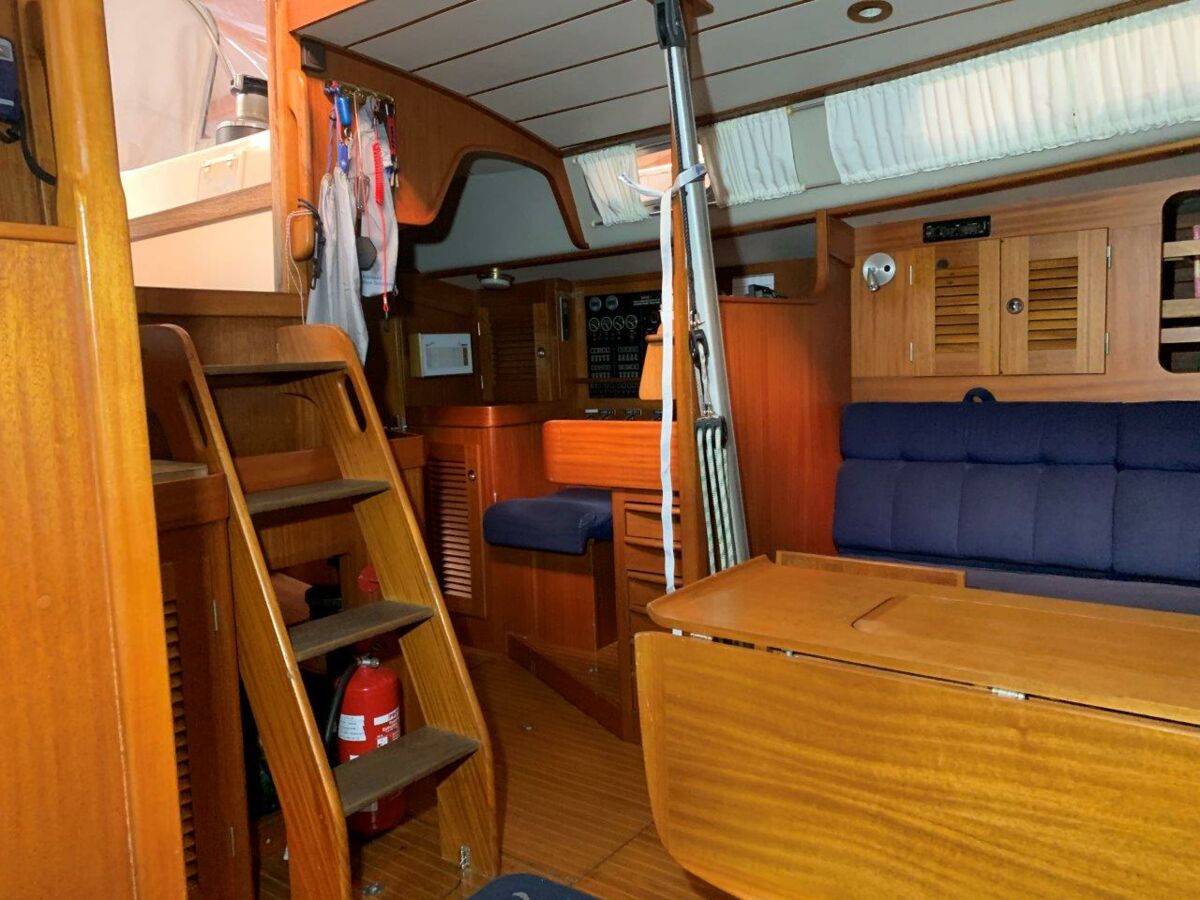 Segelyacht Hallberg-Rassy 45 Sailing World Yachtmakler   (11)