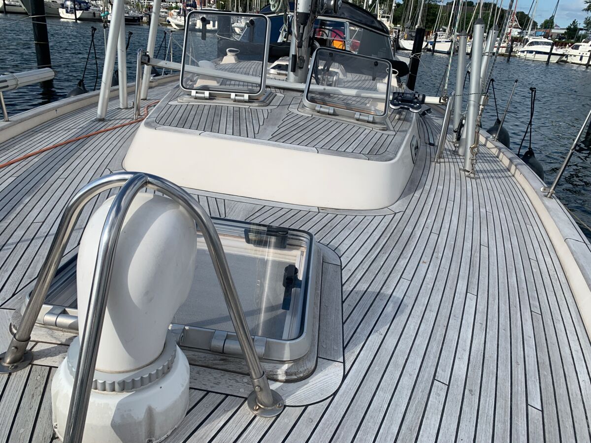 Segelyacht Hallberg-Rassy 45 Sailing World Yachtmakler Heiligenhafen 11