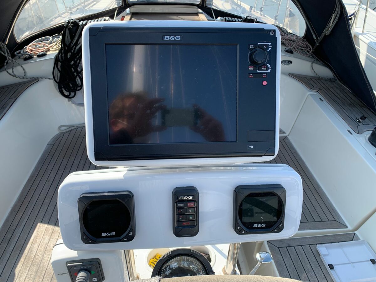 Hanse 411
