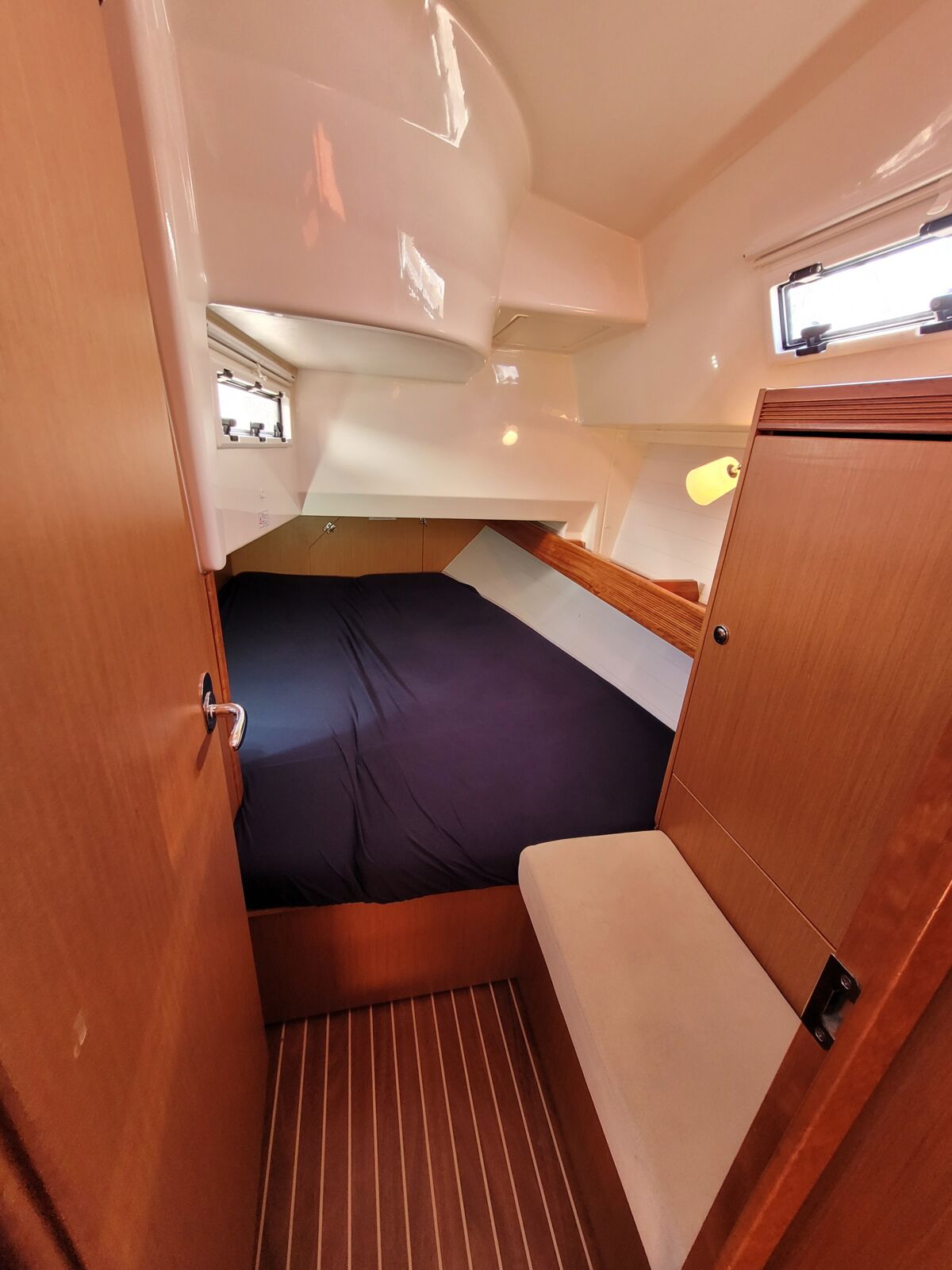Bavaria Cruiser 36-3 Sailing World Yachtmakler 18