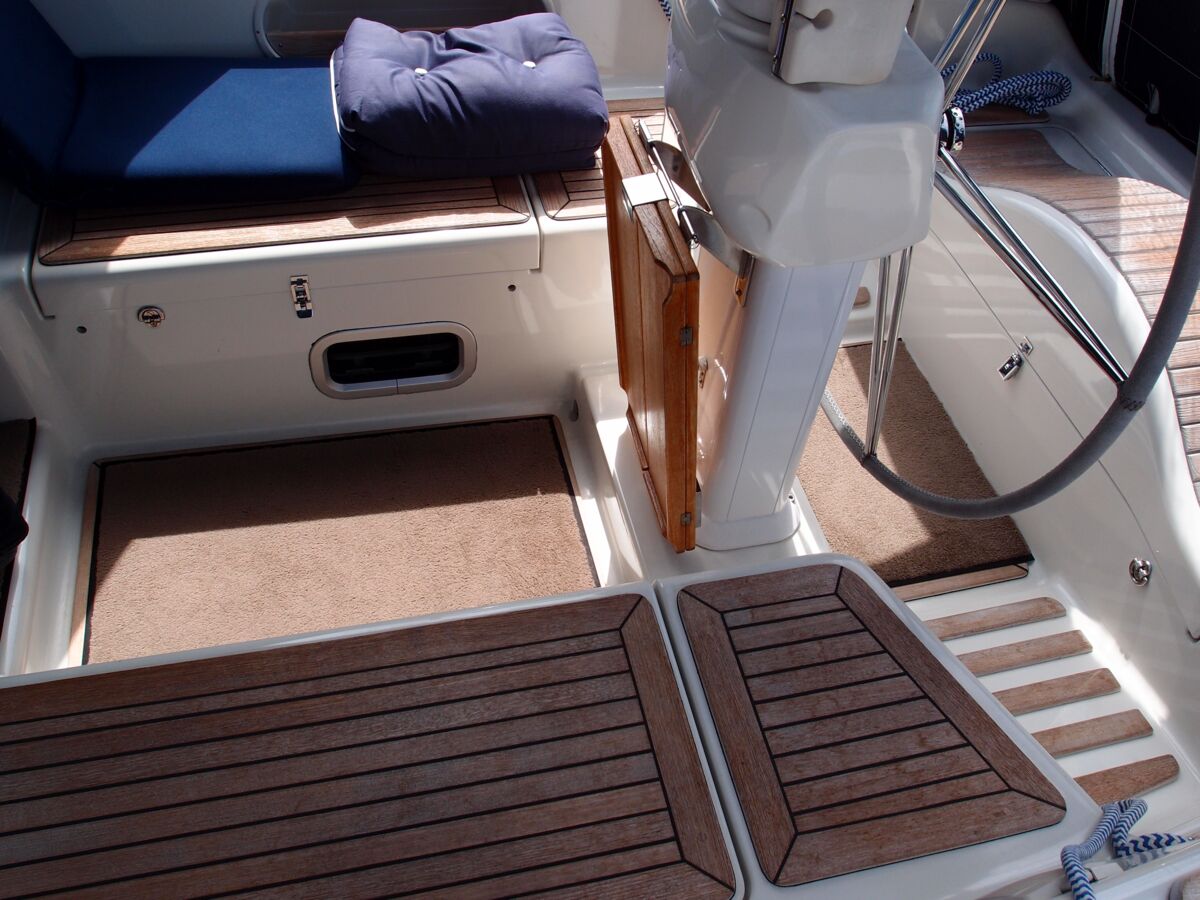 Degeroe38DS-Sailing-World-Yachtbrokers-32