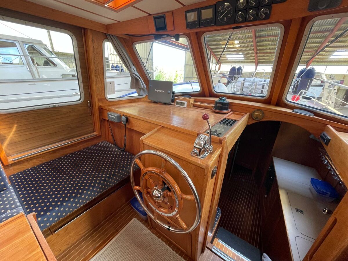 Motorsegler Nauticat 33 Sailing World Yachtmakler 22