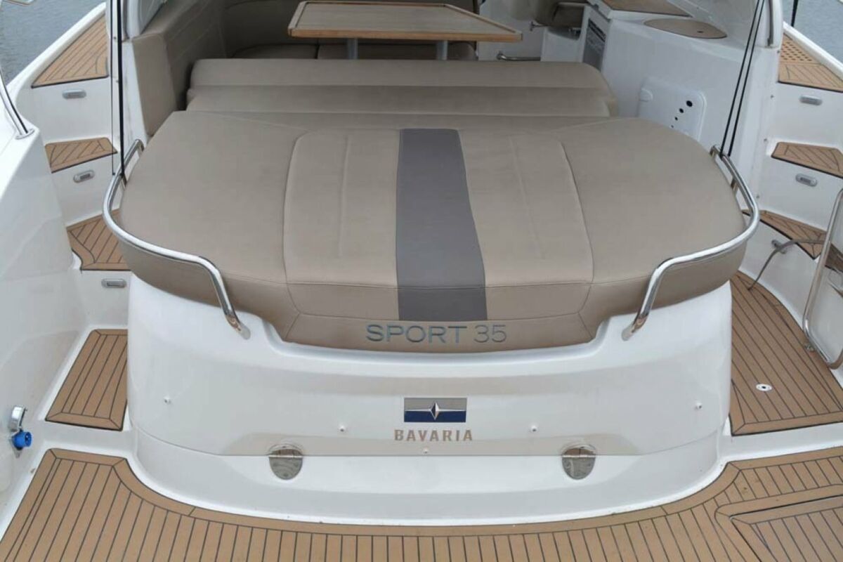 Motoryacht Bavaria Sport 35 Sailing World Yachtmakler Heiligenhafen 5