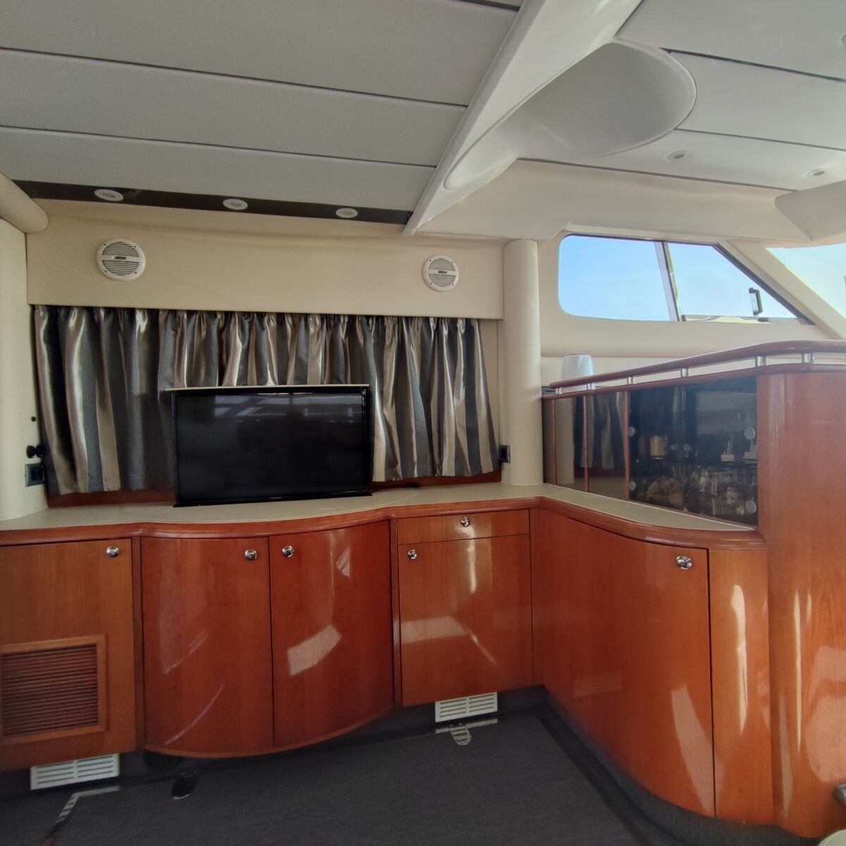 Motoryacht Fairline Squadron 50 Sailing World Yachtbrokers 6