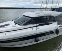 Motoryacht Jeanneau NC 33 Sailing World Yachtbrokers 2
