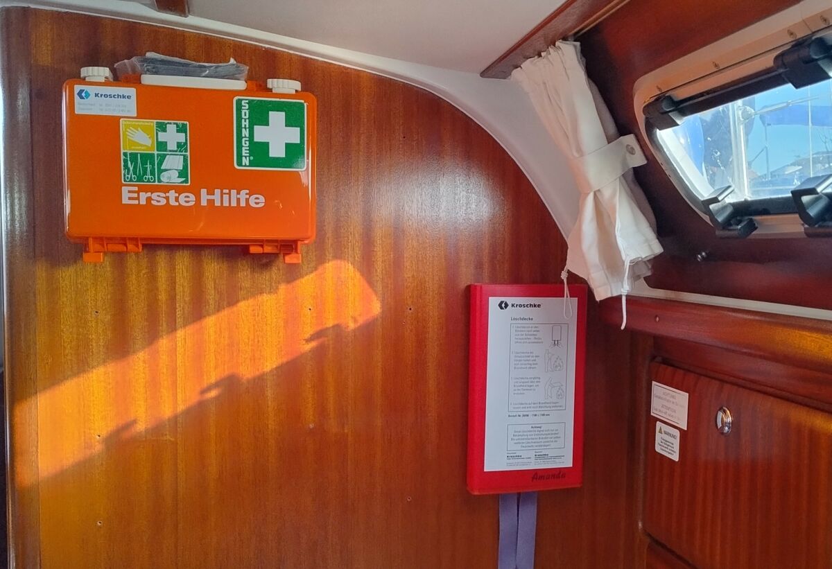 Sailing Yacht Bavaria 42 Sailing World Yachtbrokers 30