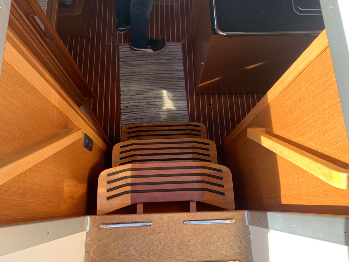 Sailing Yacht Bavaria Cruiser 32 Sailing World Yachtbrokers 18