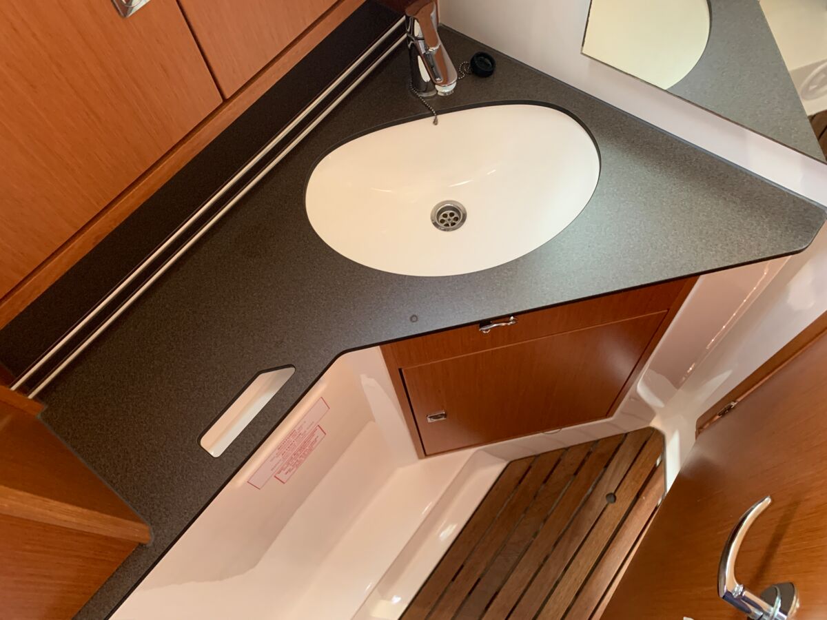 Sailing Yacht Bavaria Cruiser 34 Sailing World Yachtbrokers Heiligenhafen 56